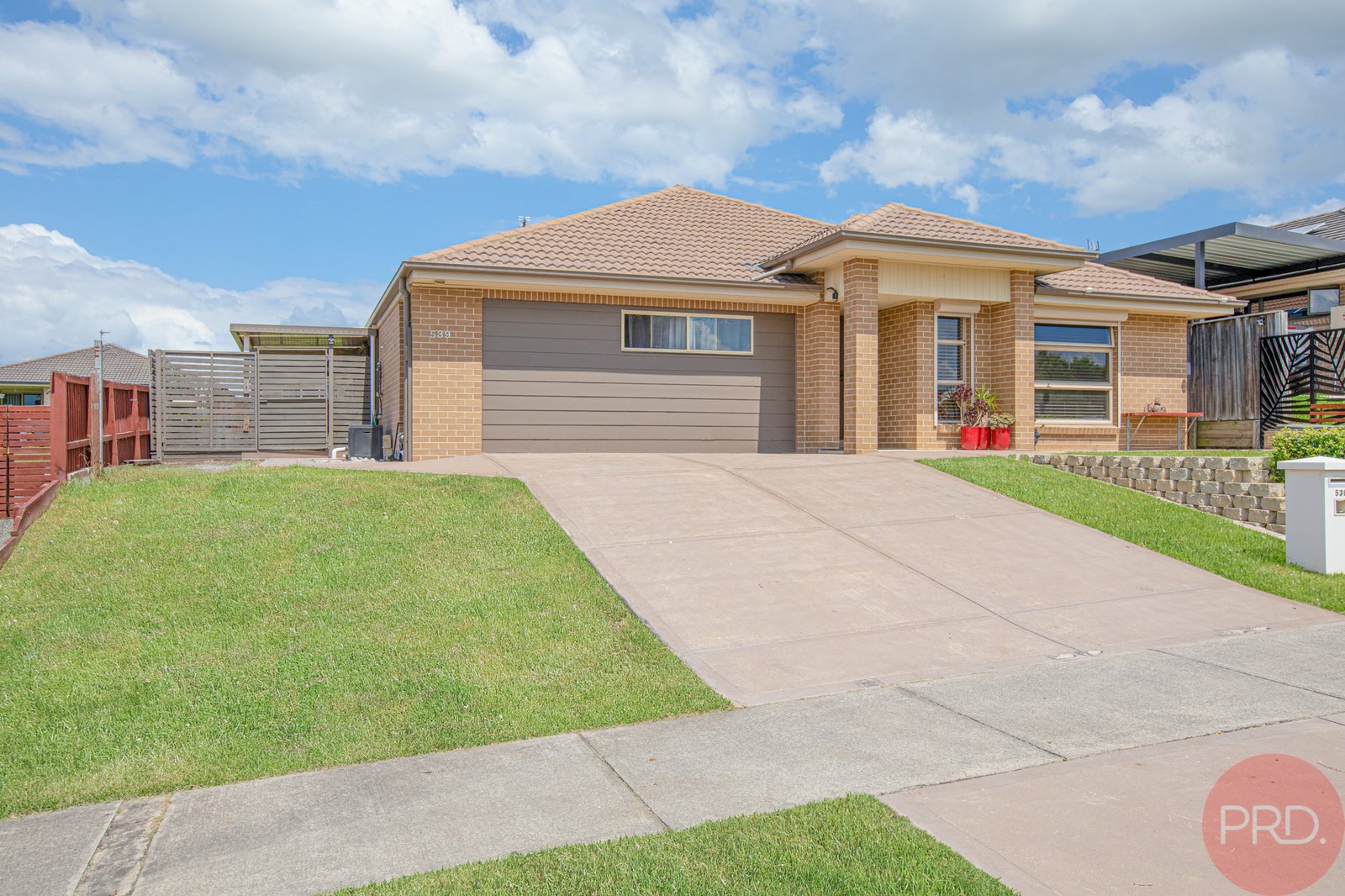 539 Oakhampton Road ABERGLASSLYN 1