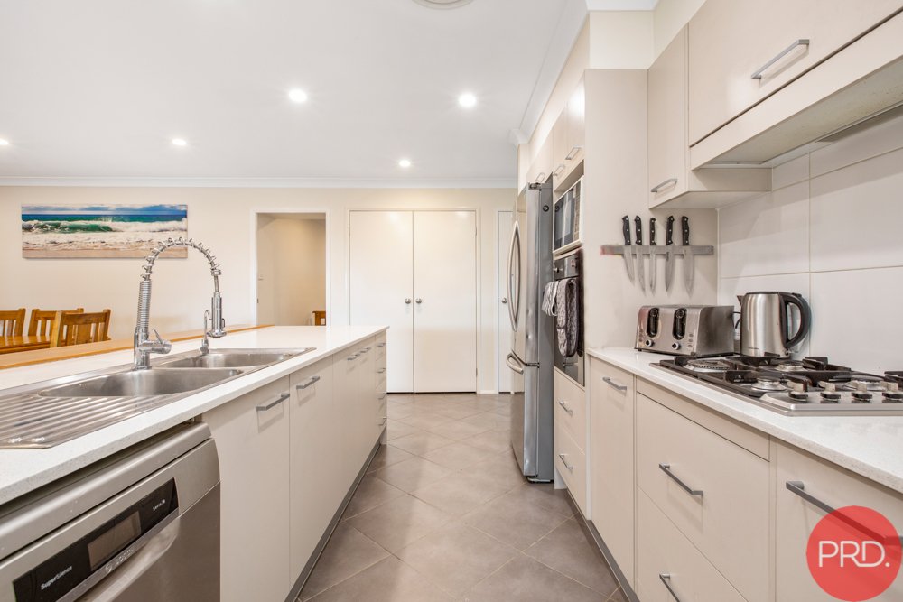 539 Oakhampton Road ABERGLASSLYN 5