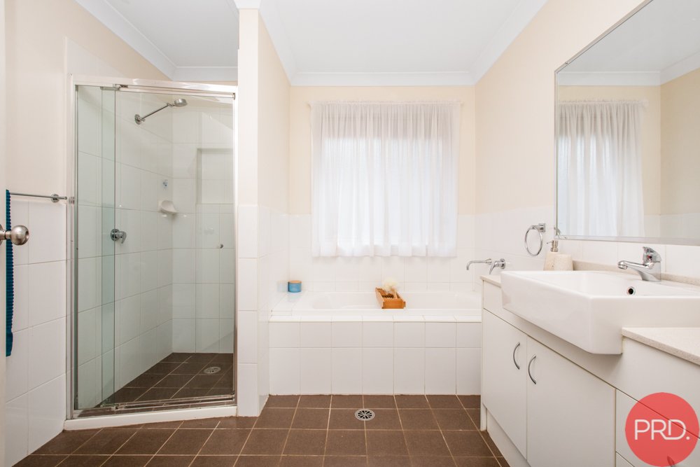 539 Oakhampton Road ABERGLASSLYN 17