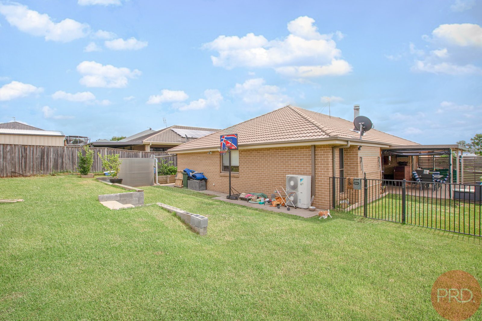 539 Oakhampton Road ABERGLASSLYN 21