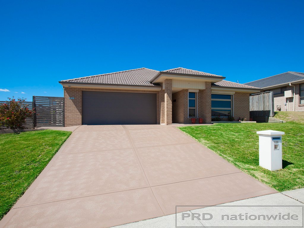 539 Oakhampton Road ABERGLASSLYN 18