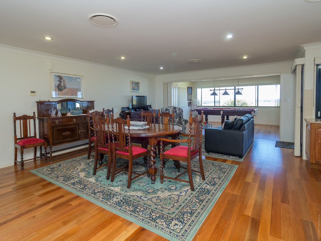 54-56 Longview Drive RIVER HEADS 11