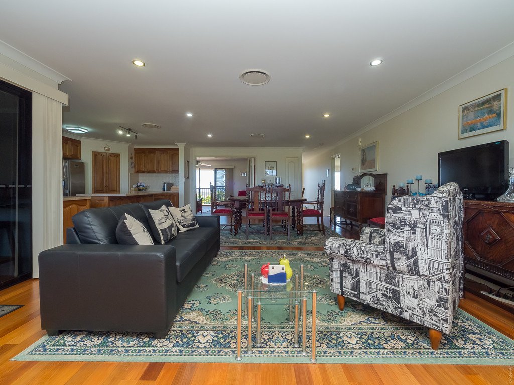 54-56 Longview Drive RIVER HEADS 15