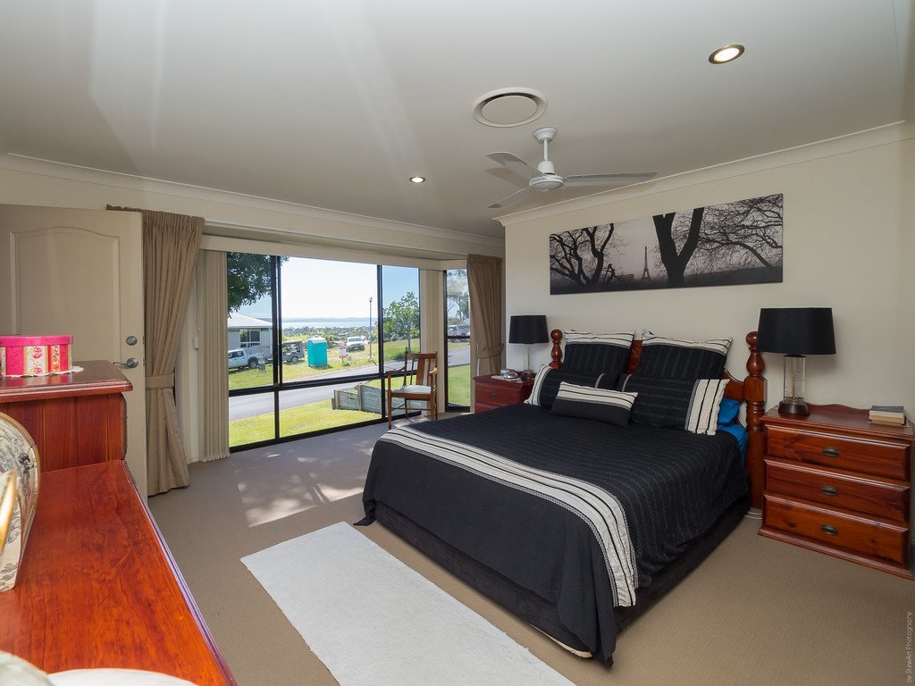 54-56 Longview Drive RIVER HEADS 19