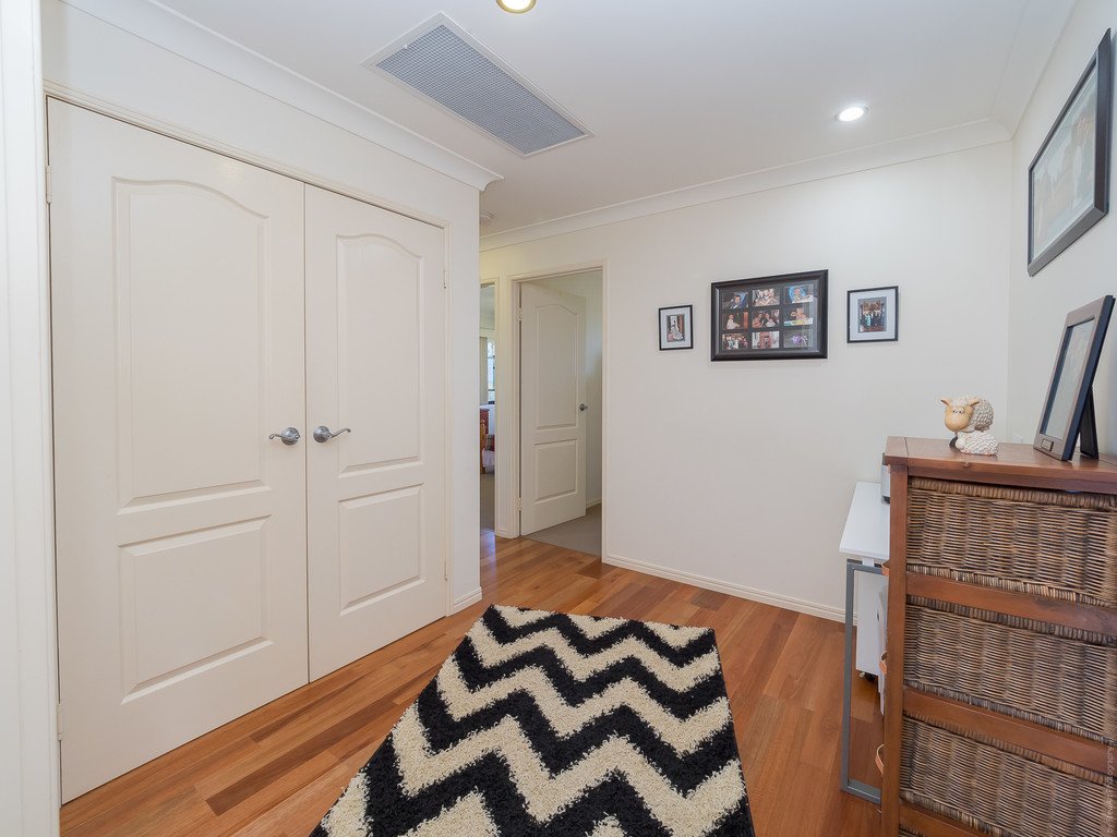 54-56 Longview Drive RIVER HEADS 22