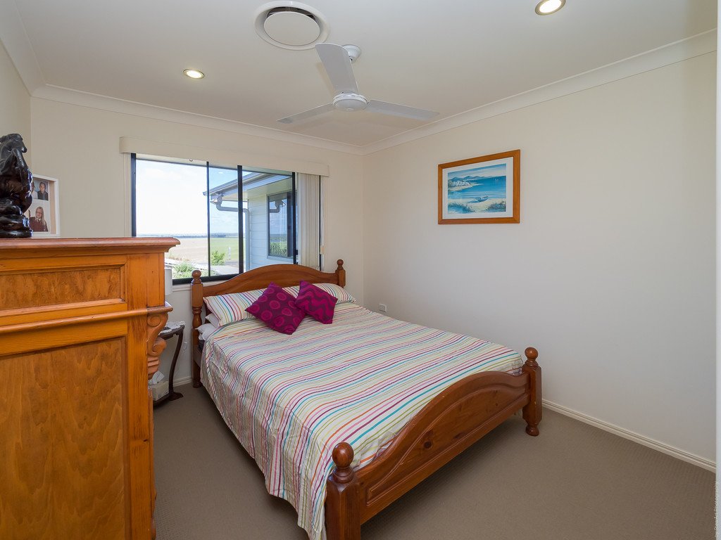 54-56 Longview Drive RIVER HEADS 23