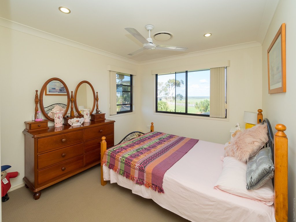 54-56 Longview Drive RIVER HEADS 24