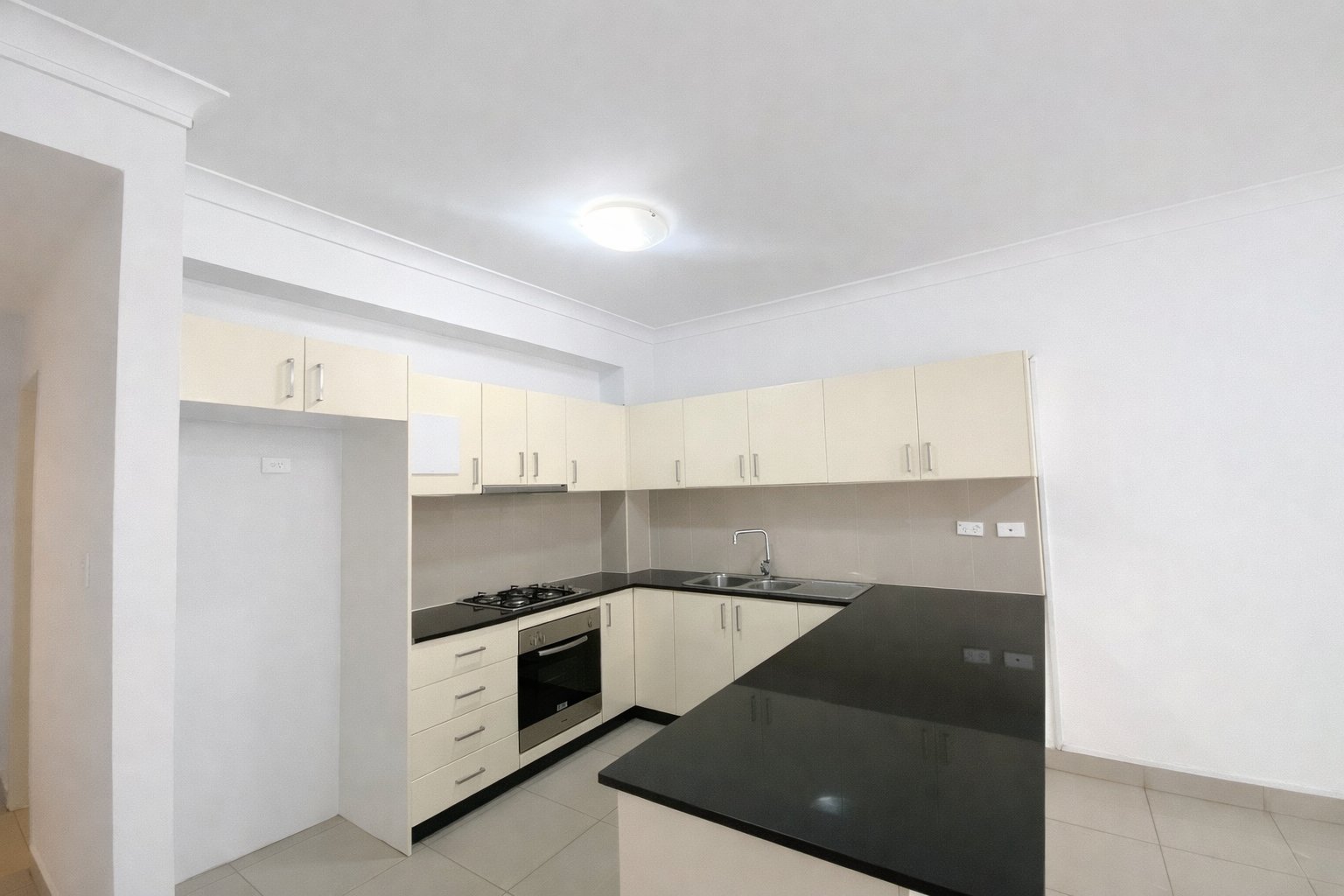 5/4-6 Freeman Street WARWICK FARM 3