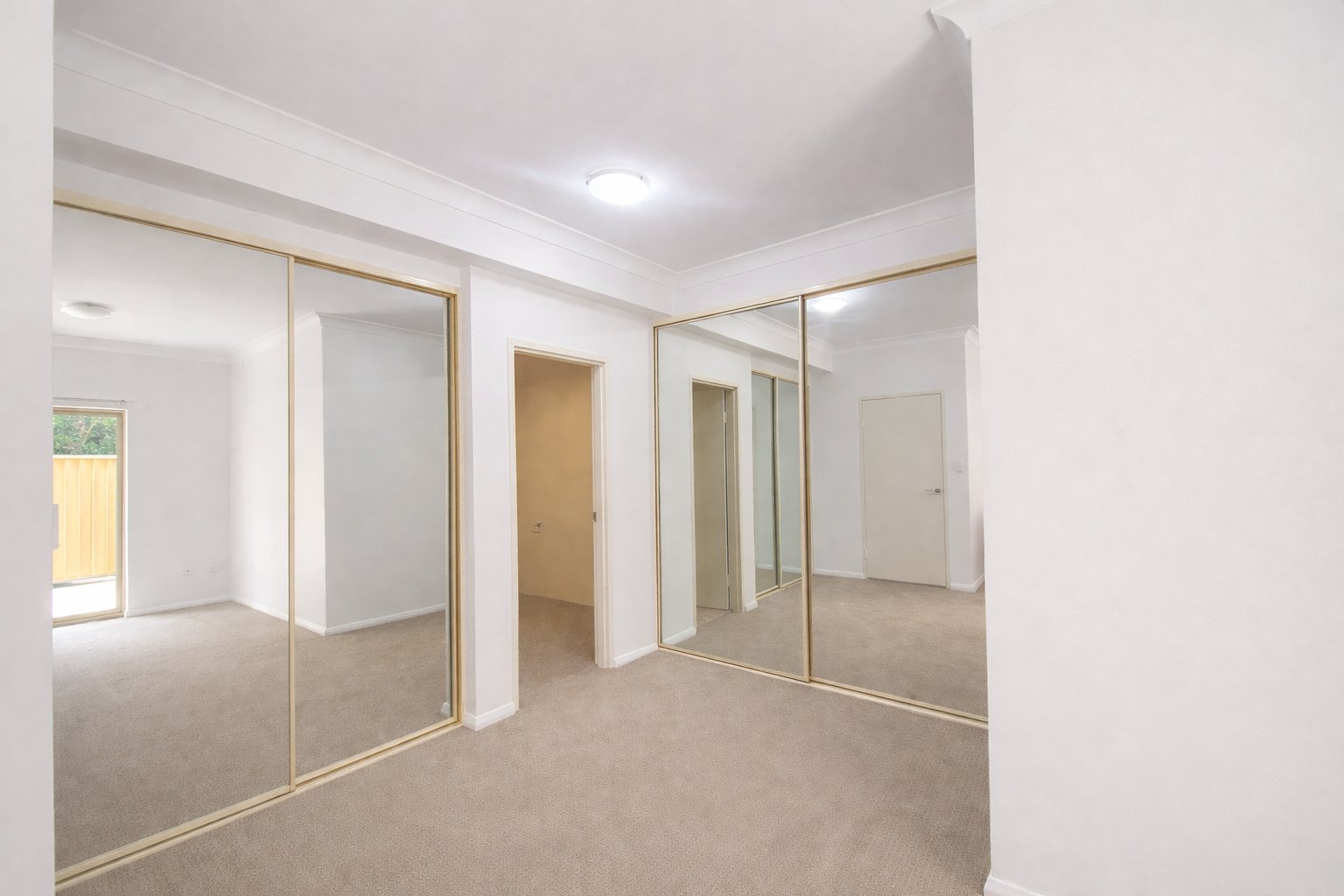 5/4-6 Freeman Street WARWICK FARM 4