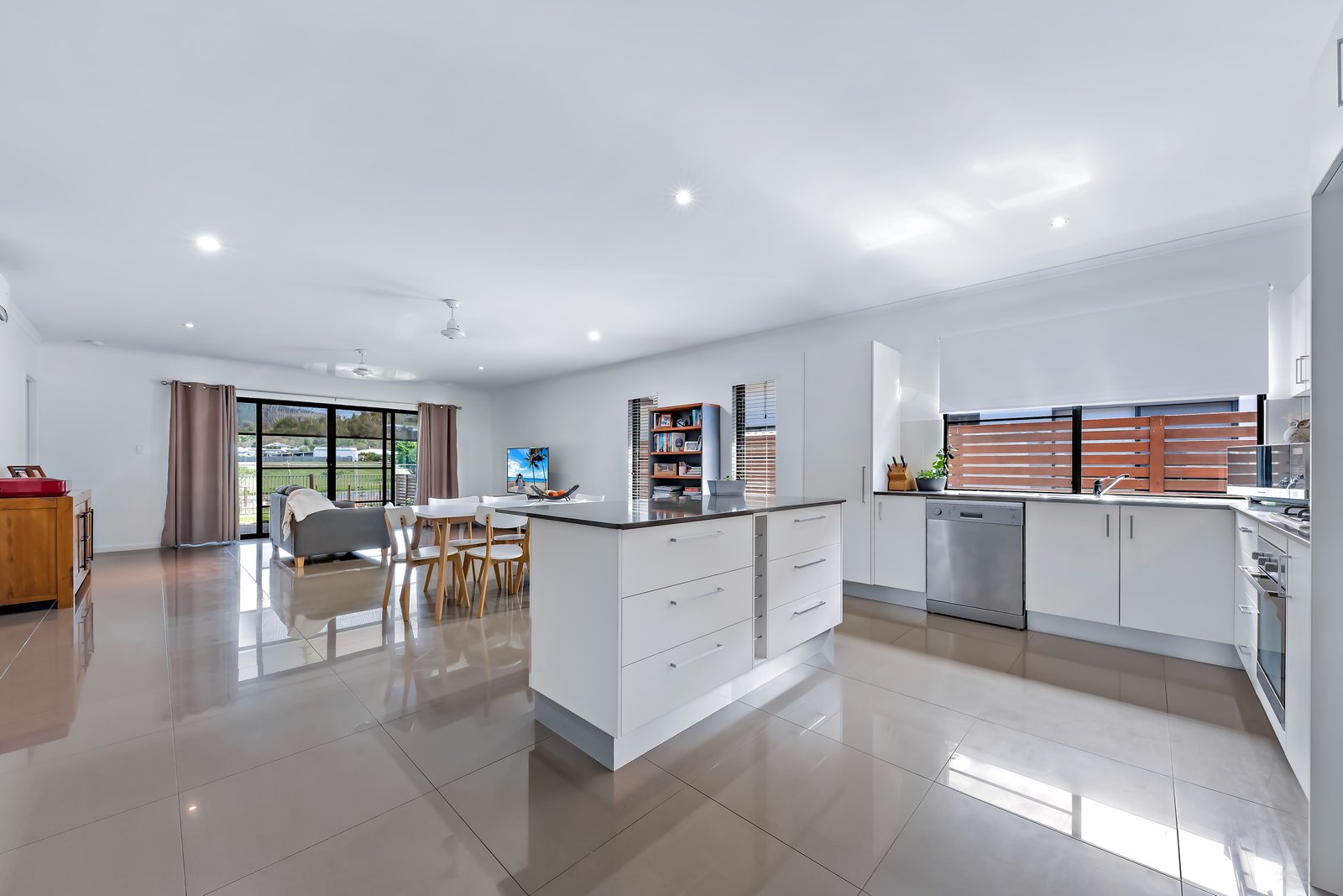 54 Abell Road CANNONVALE 4