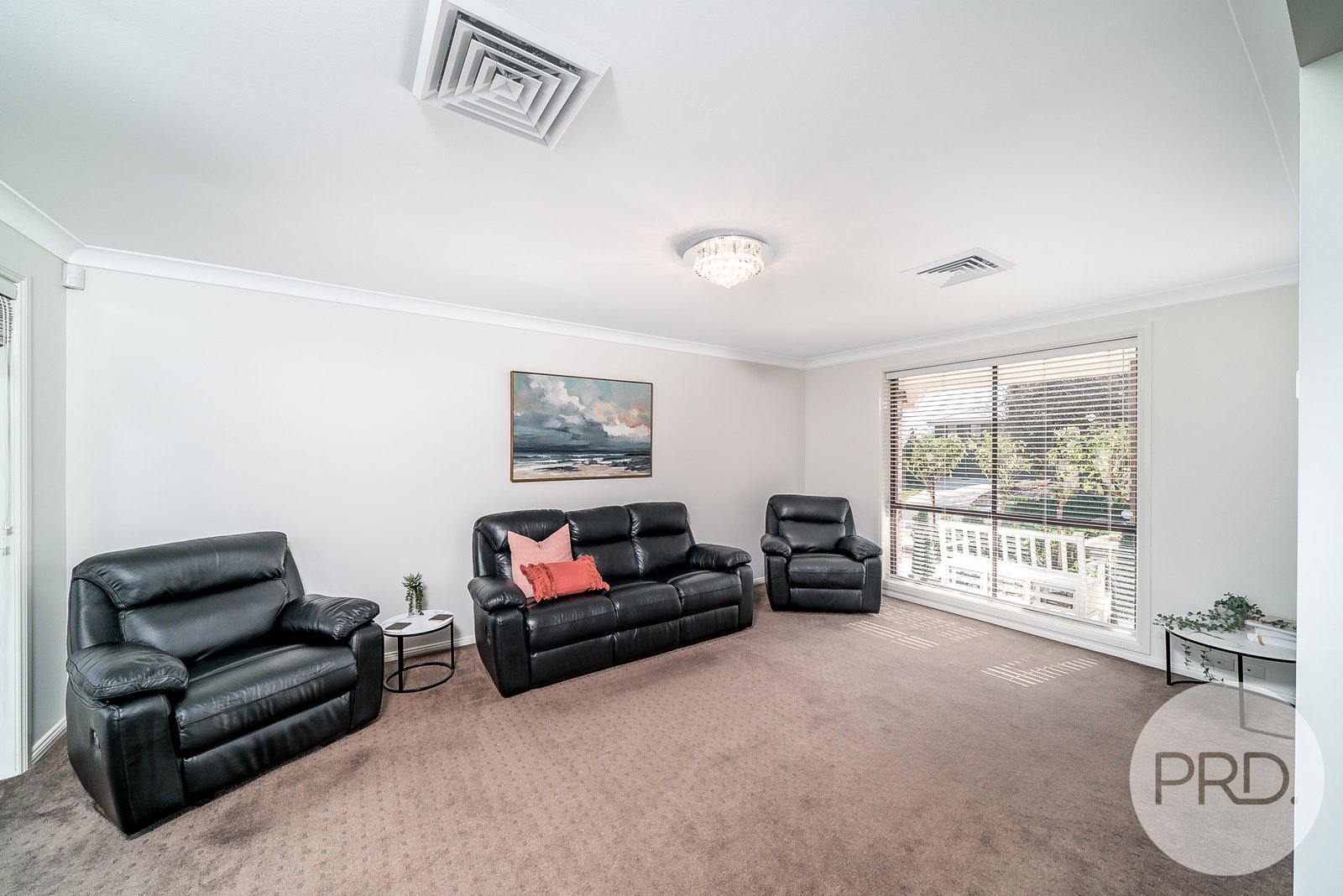 54 Allambie Way MOUNT AUSTIN 7