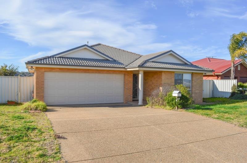 54 Avocet Drive ESTELLA 1