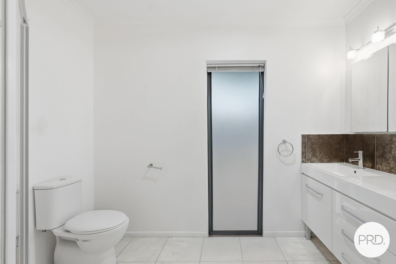 54 Begonia Street LINDISFARNE 11