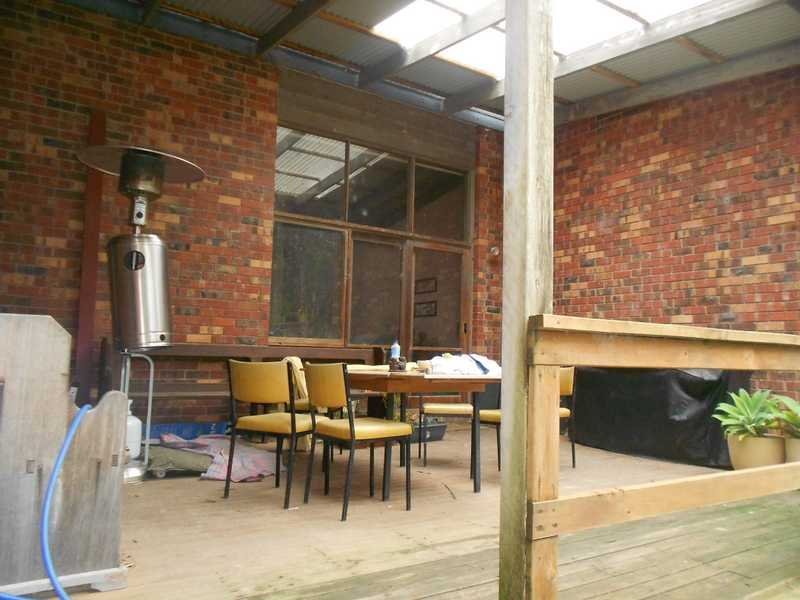 54 Bergs Lane MOUNT HELEN 9