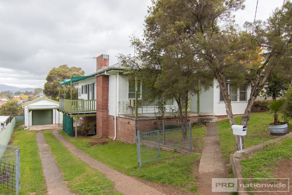54 Carey Street TUMUT 1