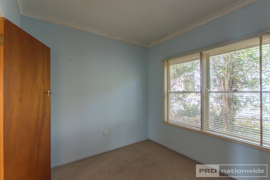 54 Carey Street TUMUT 9