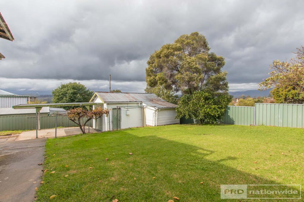 54 Carey Street TUMUT 13