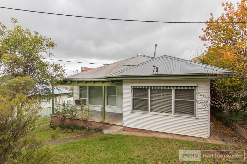 54 Carey Street TUMUT 15