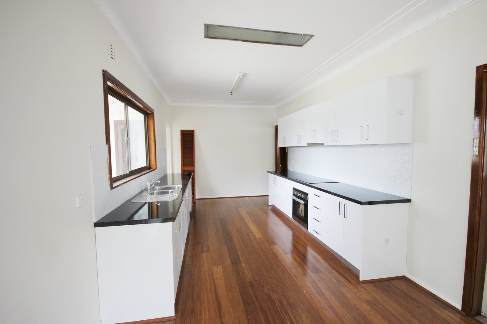 54 Castelneau Street CARINGBAH 2