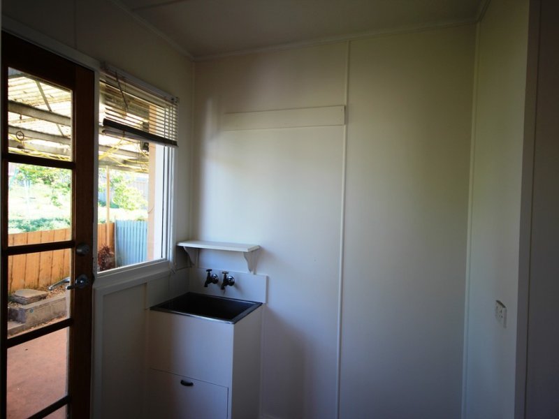 54 Centenary Crescent CLAREMONT 2