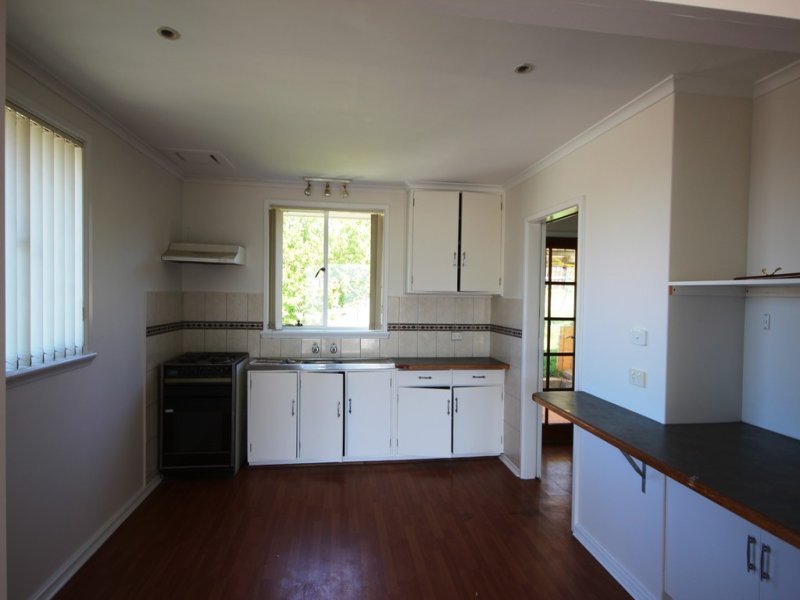 54 Centenary Crescent CLAREMONT 3
