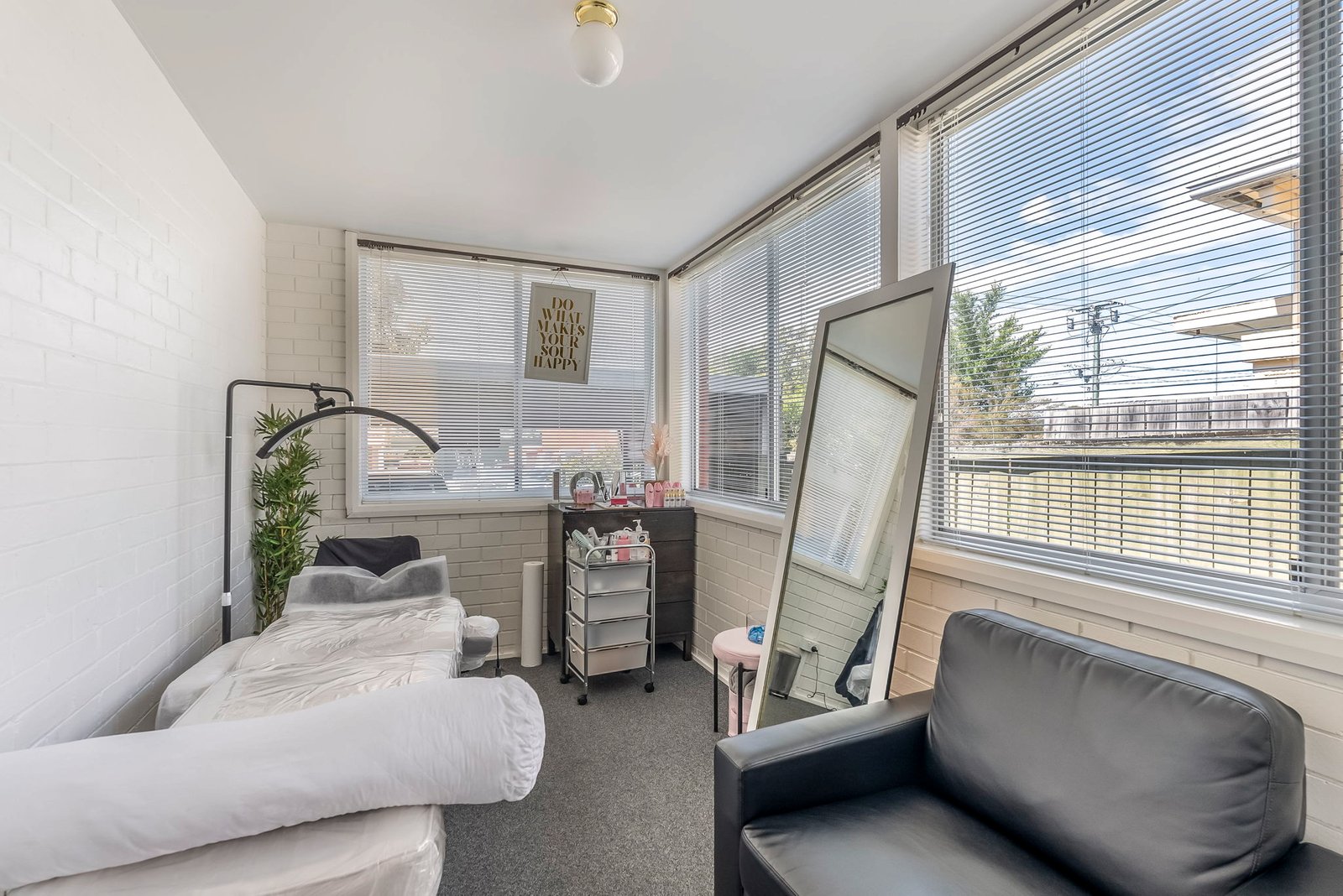 54 Charles Street MOONAH 10