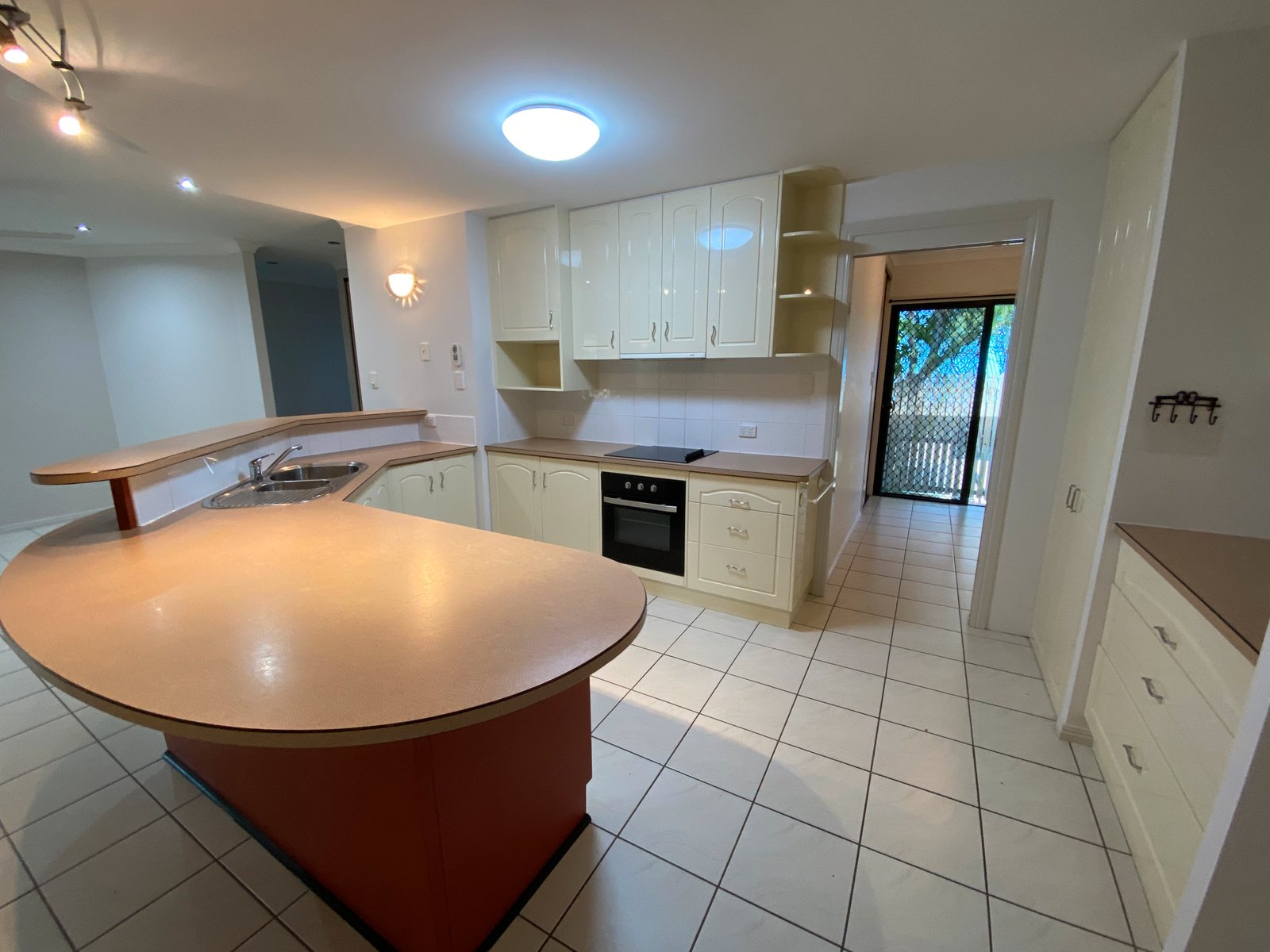 54 Cremorne Drive TANNUM SANDS 4