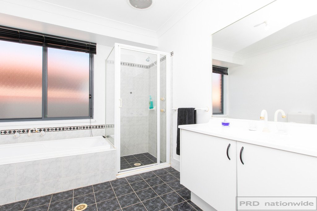 54 Denton Park Drive RUTHERFORD 17