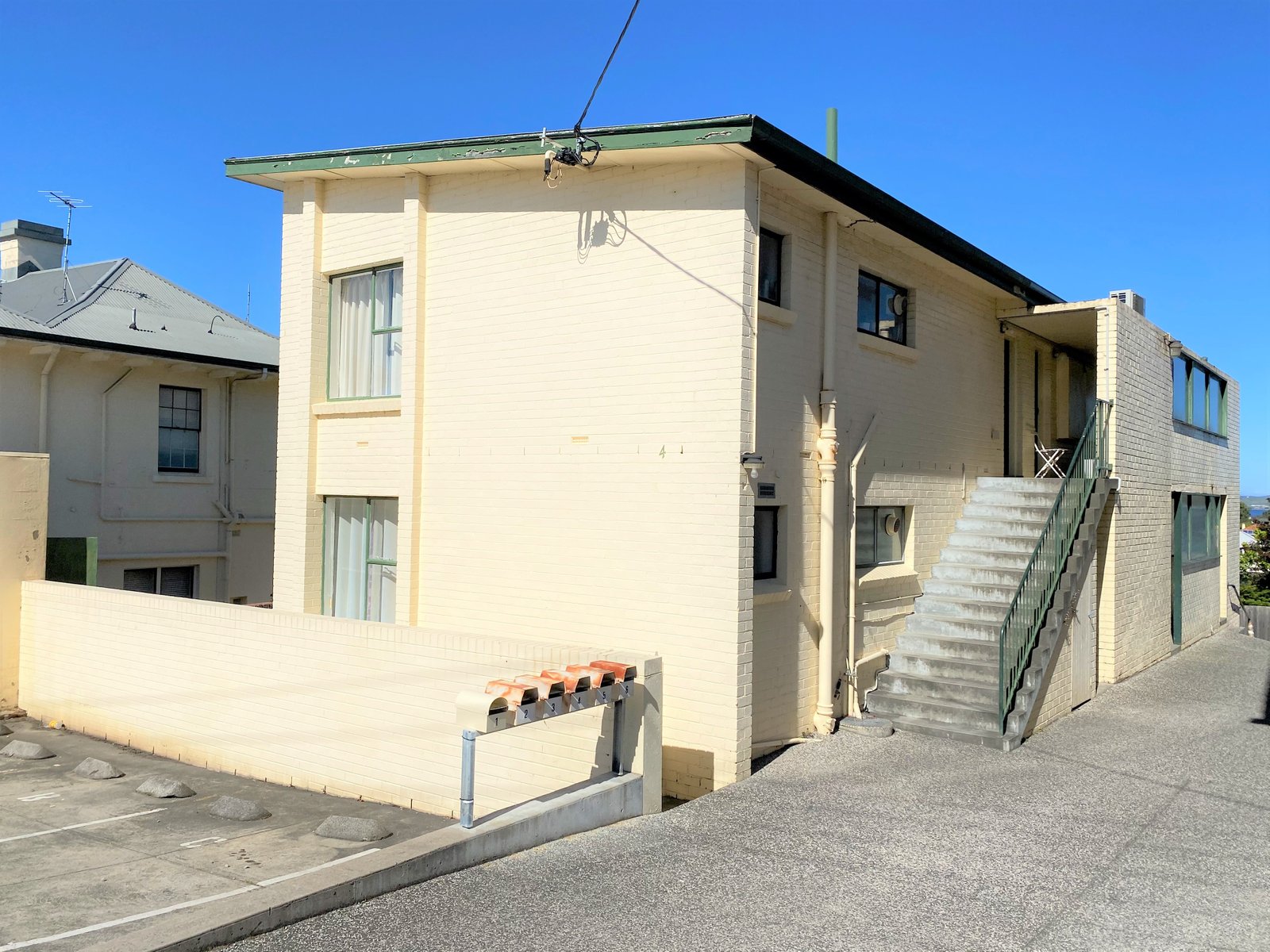 5/4 Ellerslie Road BATTERY POINT 1