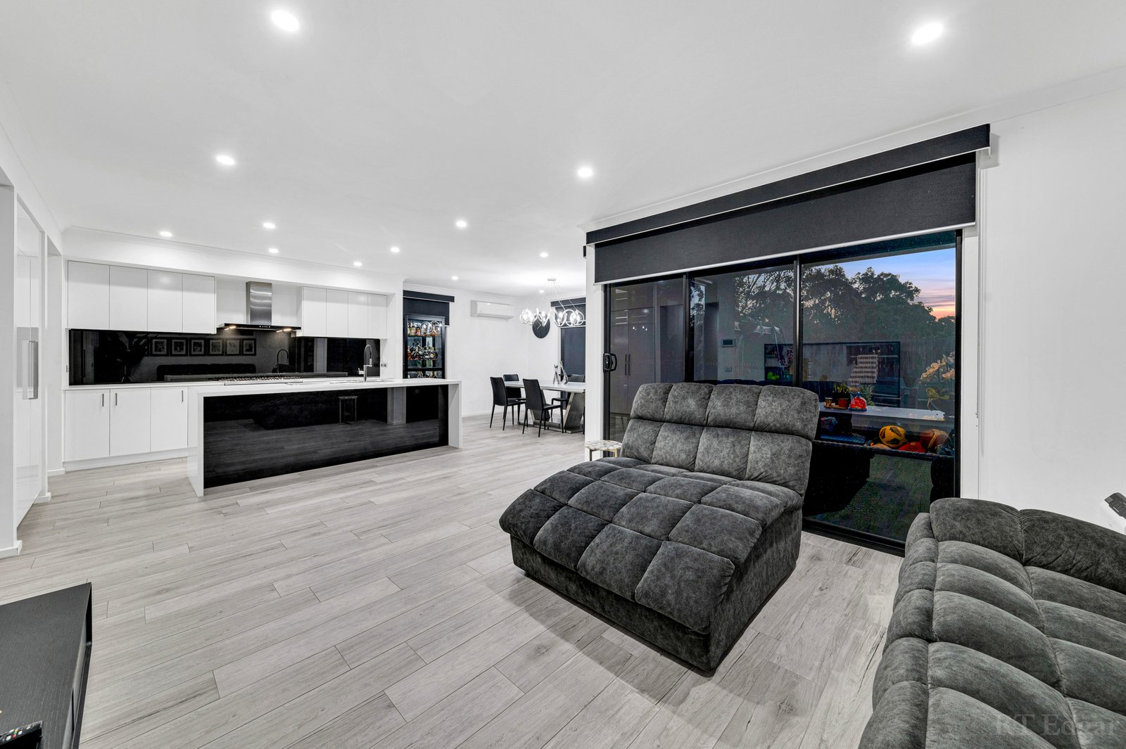 Real Estate and Property in 54 Fiorelli Boulevard, Cranbourne East, VIC