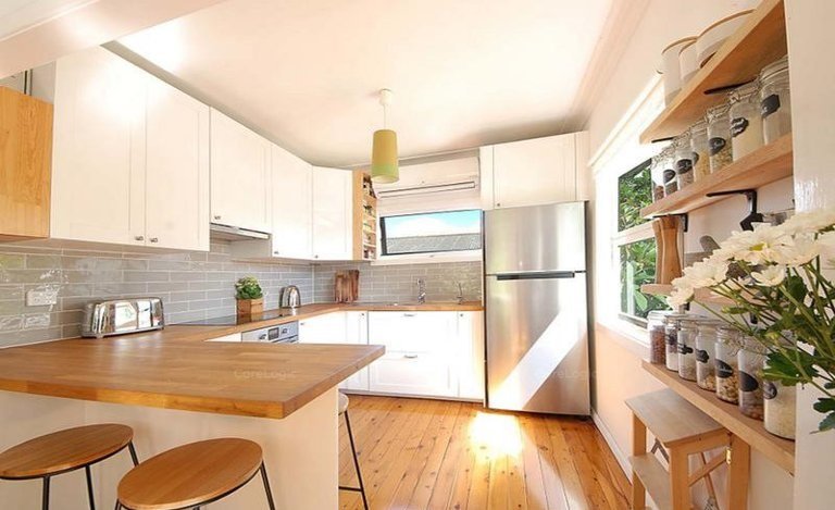 5/4 First Avenue BURLEIGH HEADS 4