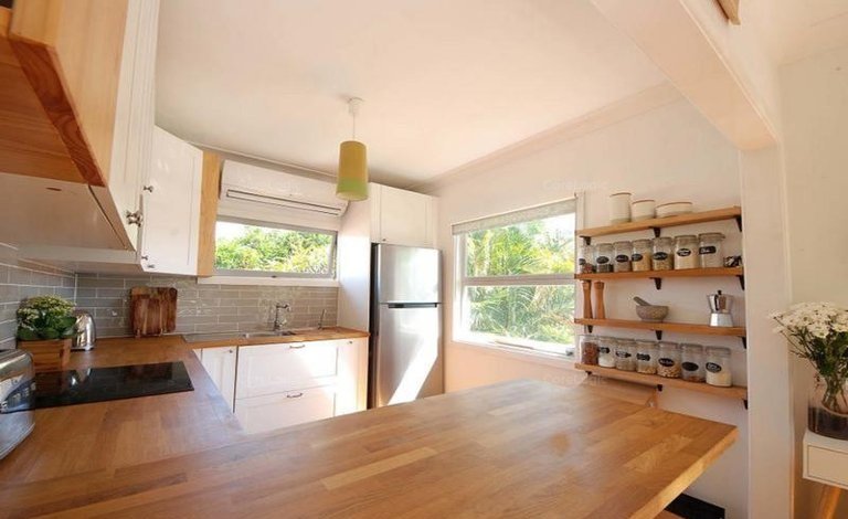 5/4 First Avenue BURLEIGH HEADS 5