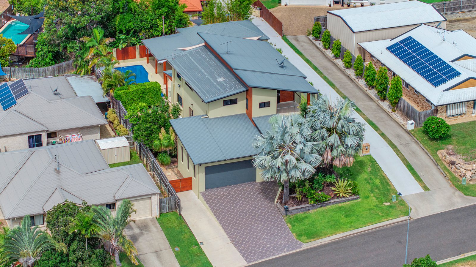 54 Golf View Drive BOYNE ISLAND 2