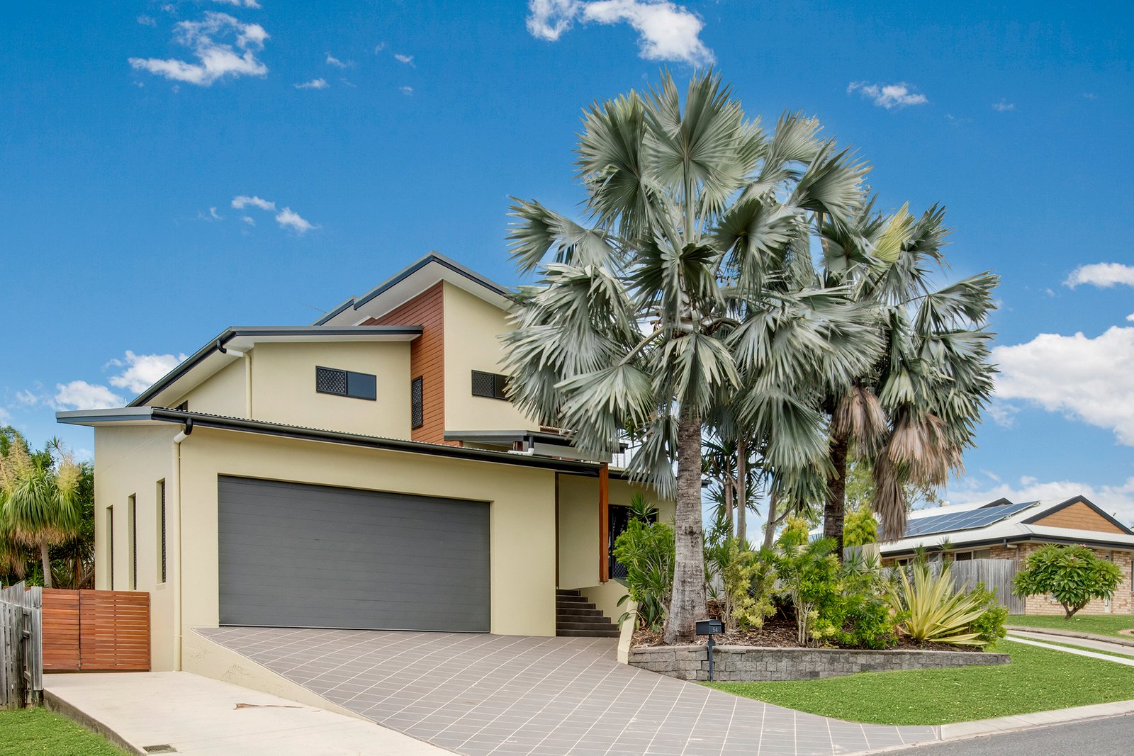 54 Golf View Drive BOYNE ISLAND 3