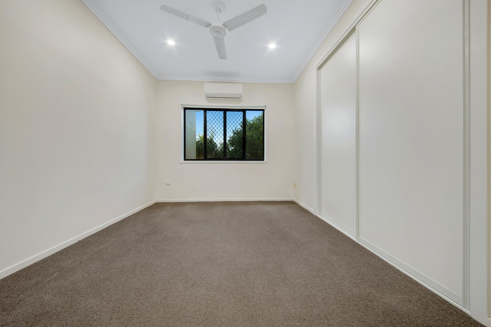 54 Golf View Drive BOYNE ISLAND 14