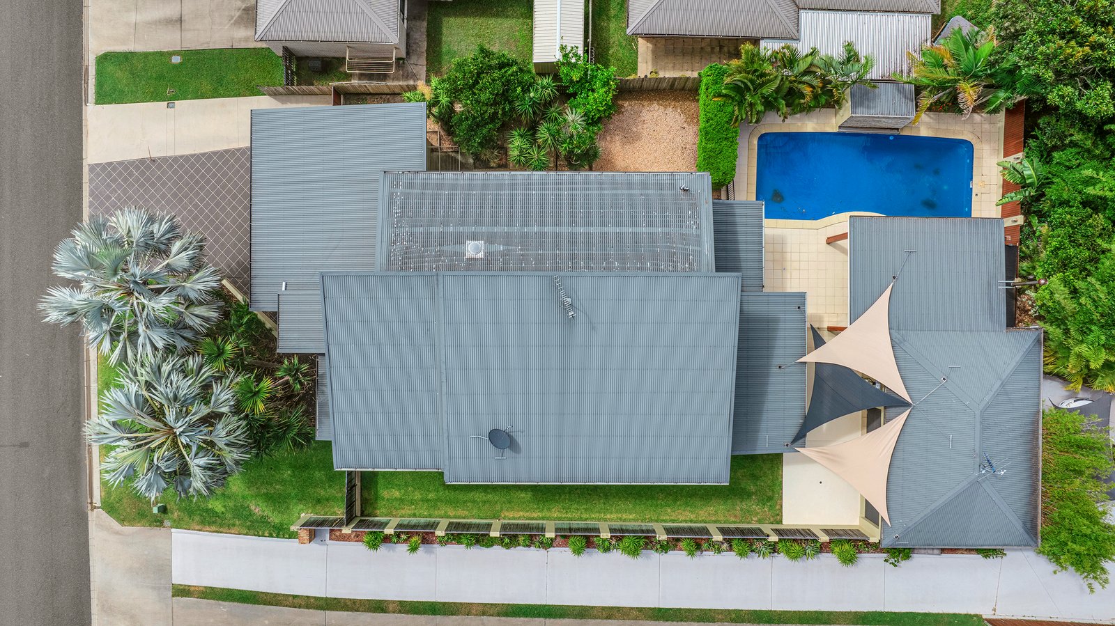 54 Golf View Drive BOYNE ISLAND 16