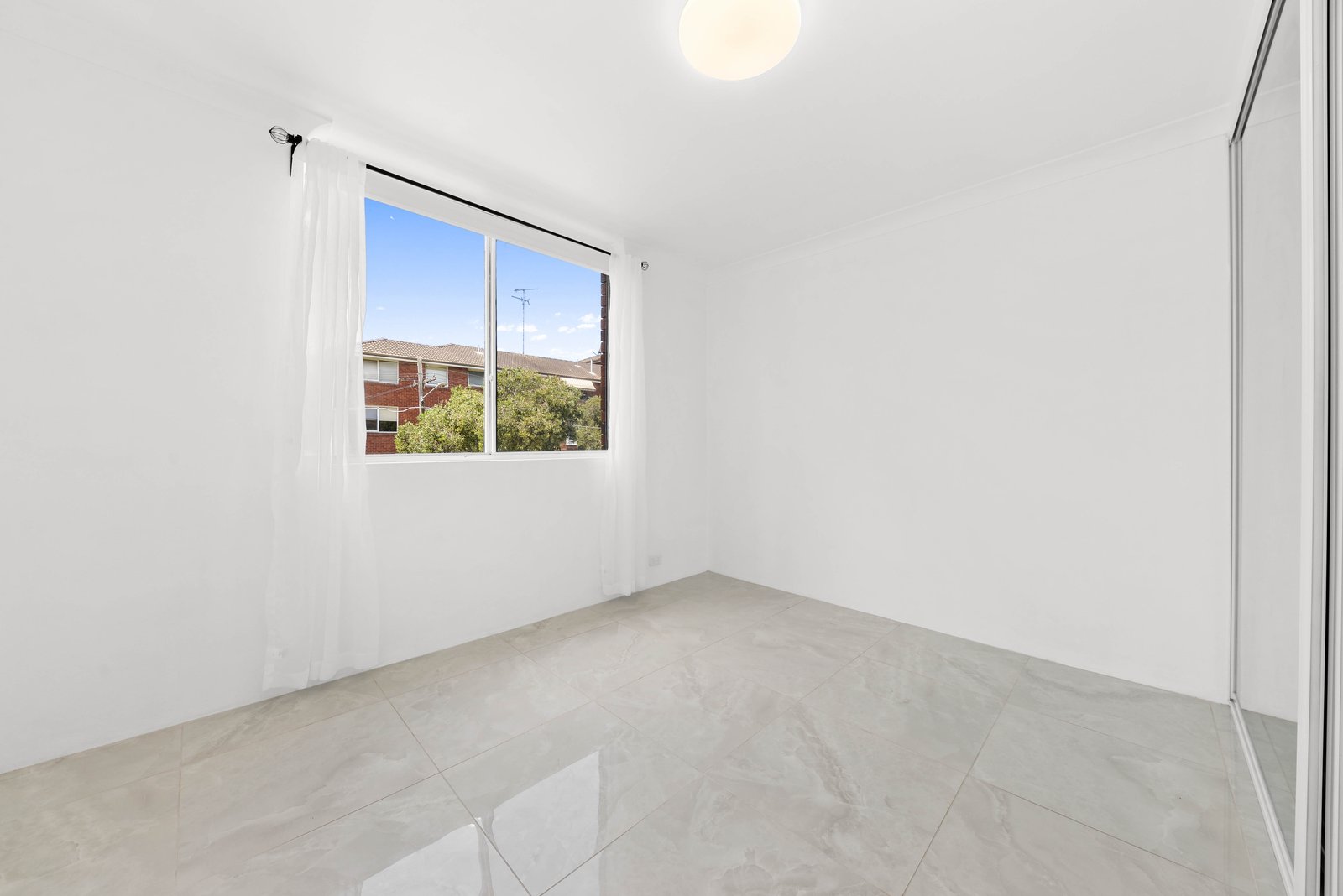 5/4 Grace Campbell Crescent HILLSDALE 3