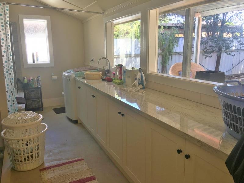 54 Graham Street LAKE ALBERT 2