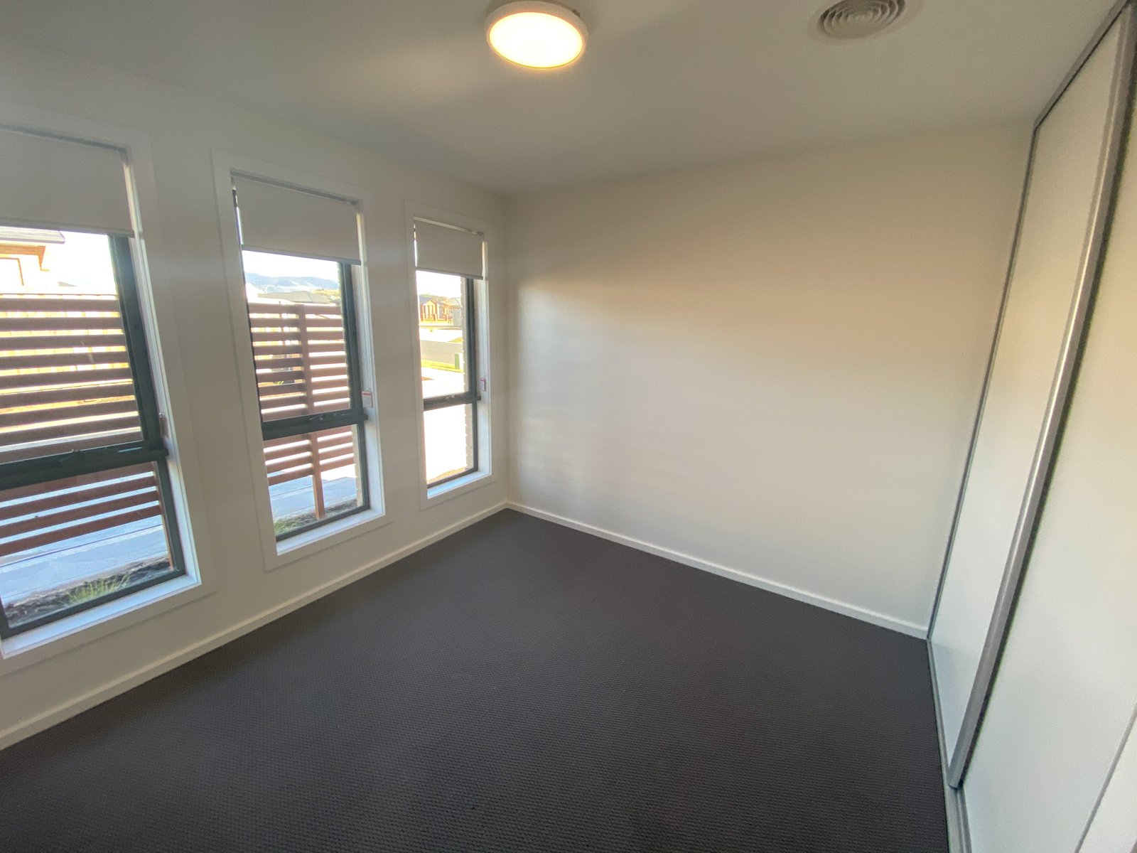 5/4 Haskell Road BRIGHTON 8