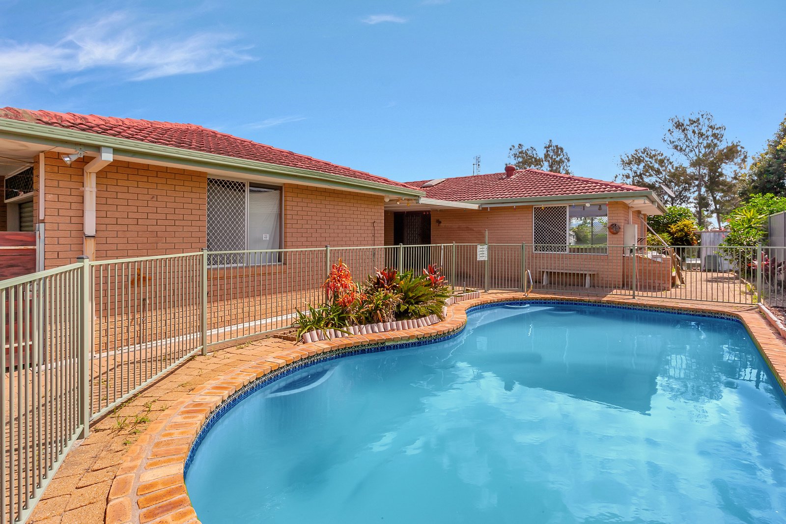 54 Jabiru Ave  BURLEIGH WATERS 5