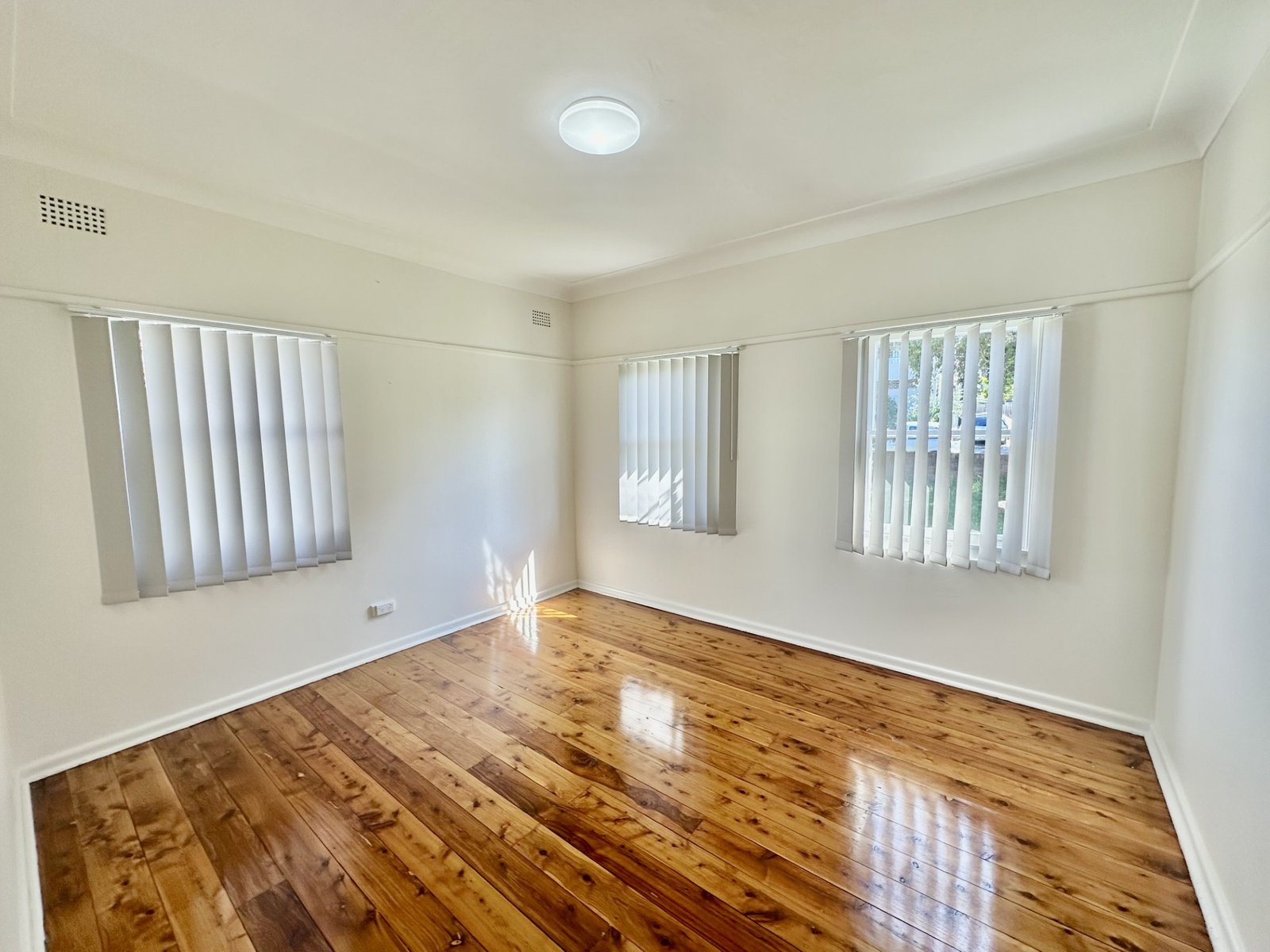 54 Legge Street ROSELANDS 3