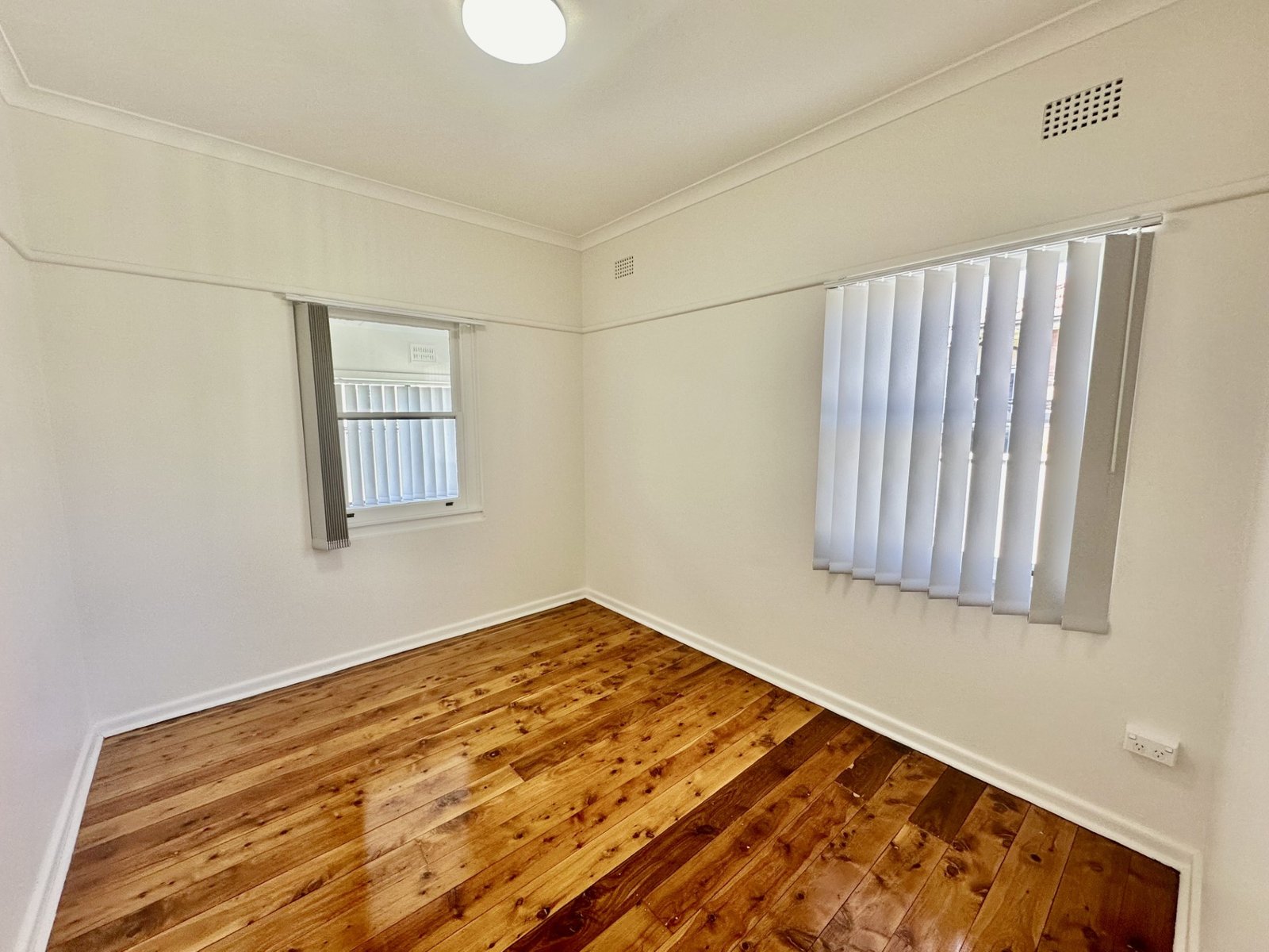 54 Legge Street ROSELANDS 4