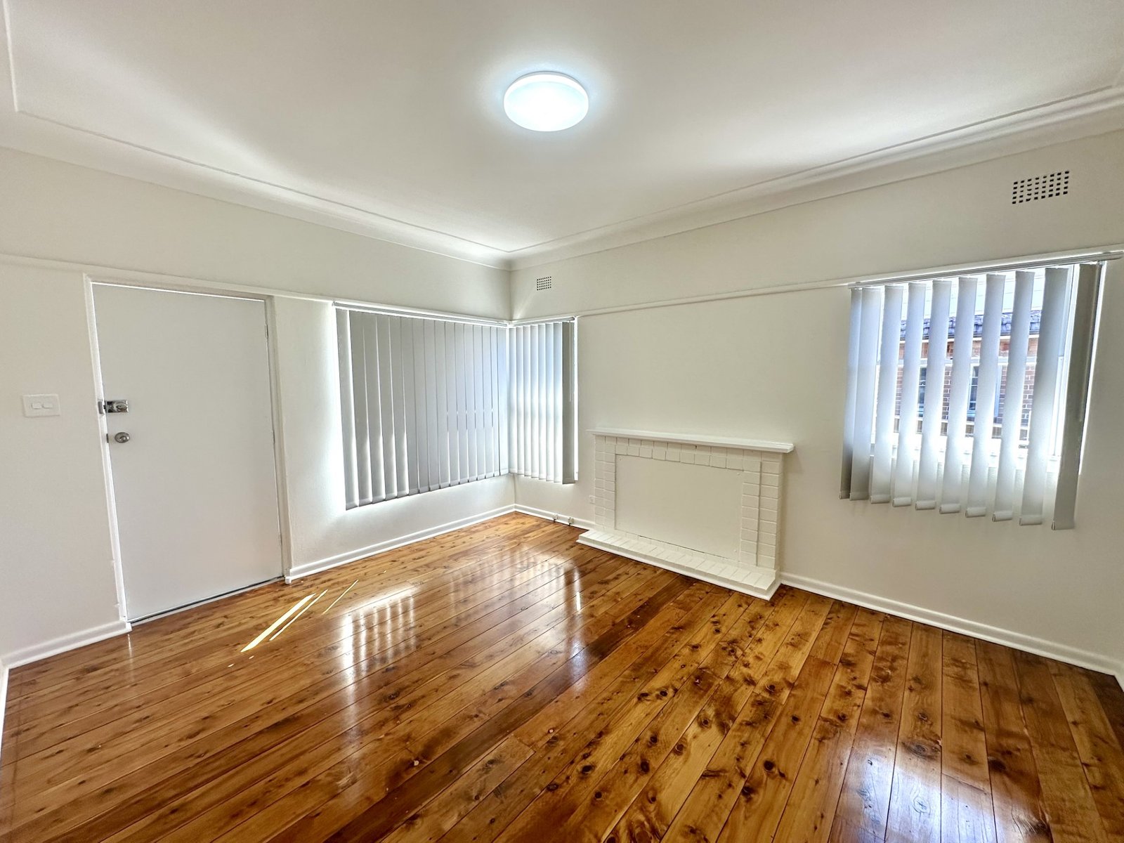 54 Legge Street ROSELANDS 2