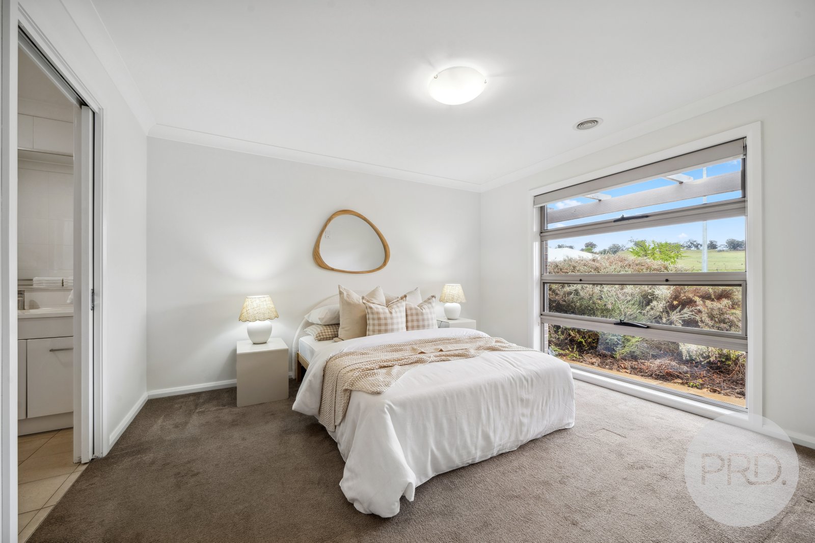 54 Lingiari Drive LLOYD 8