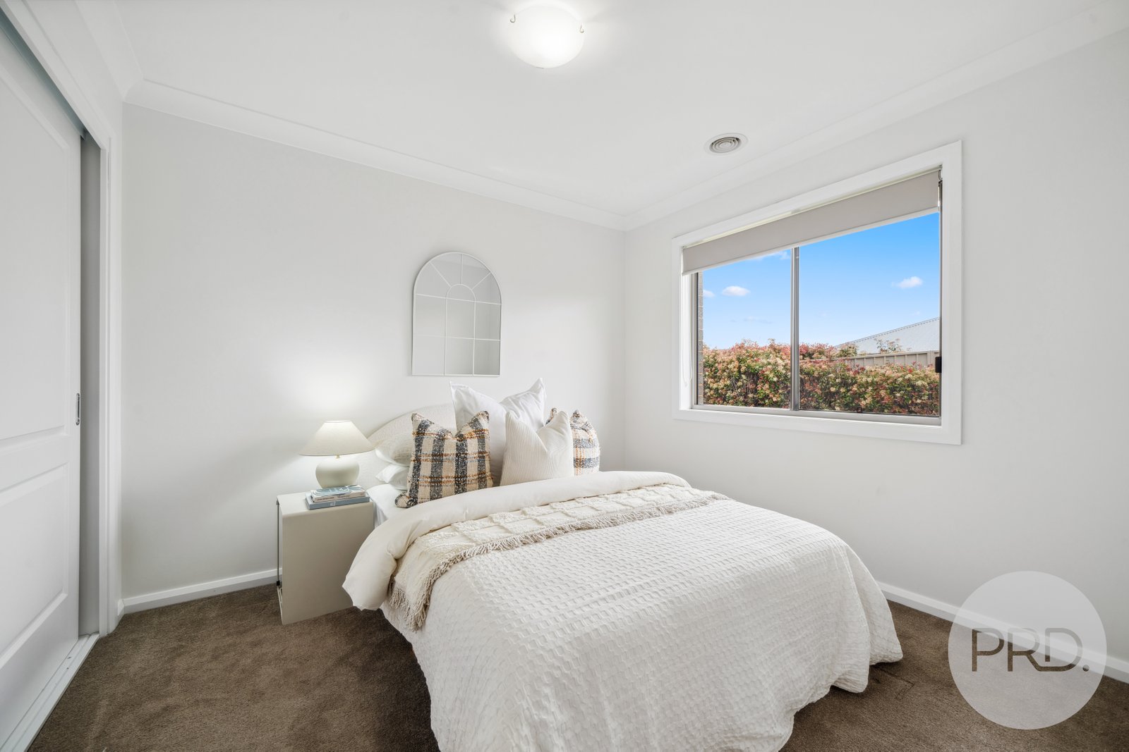 54 Lingiari Drive LLOYD 11