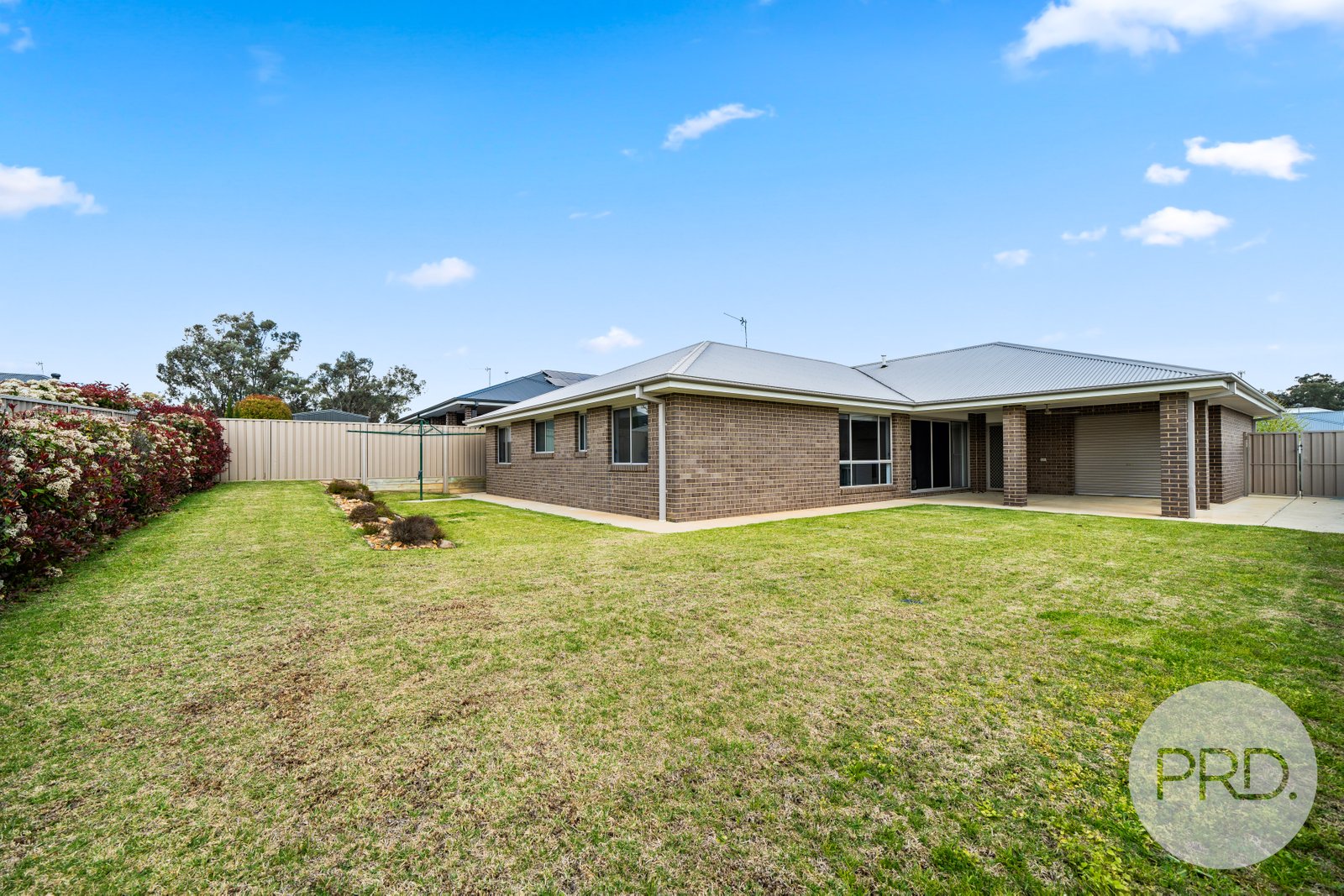 54 Lingiari Drive LLOYD 18