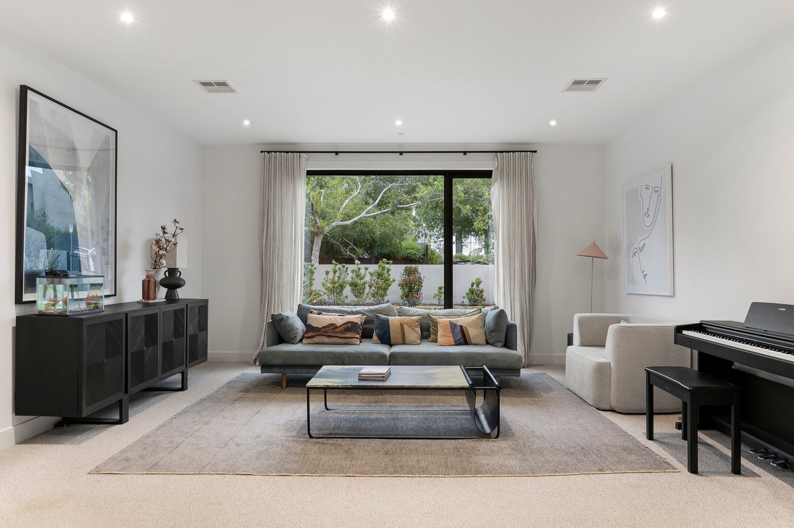 Gallery: 54 Lynch Crescent
