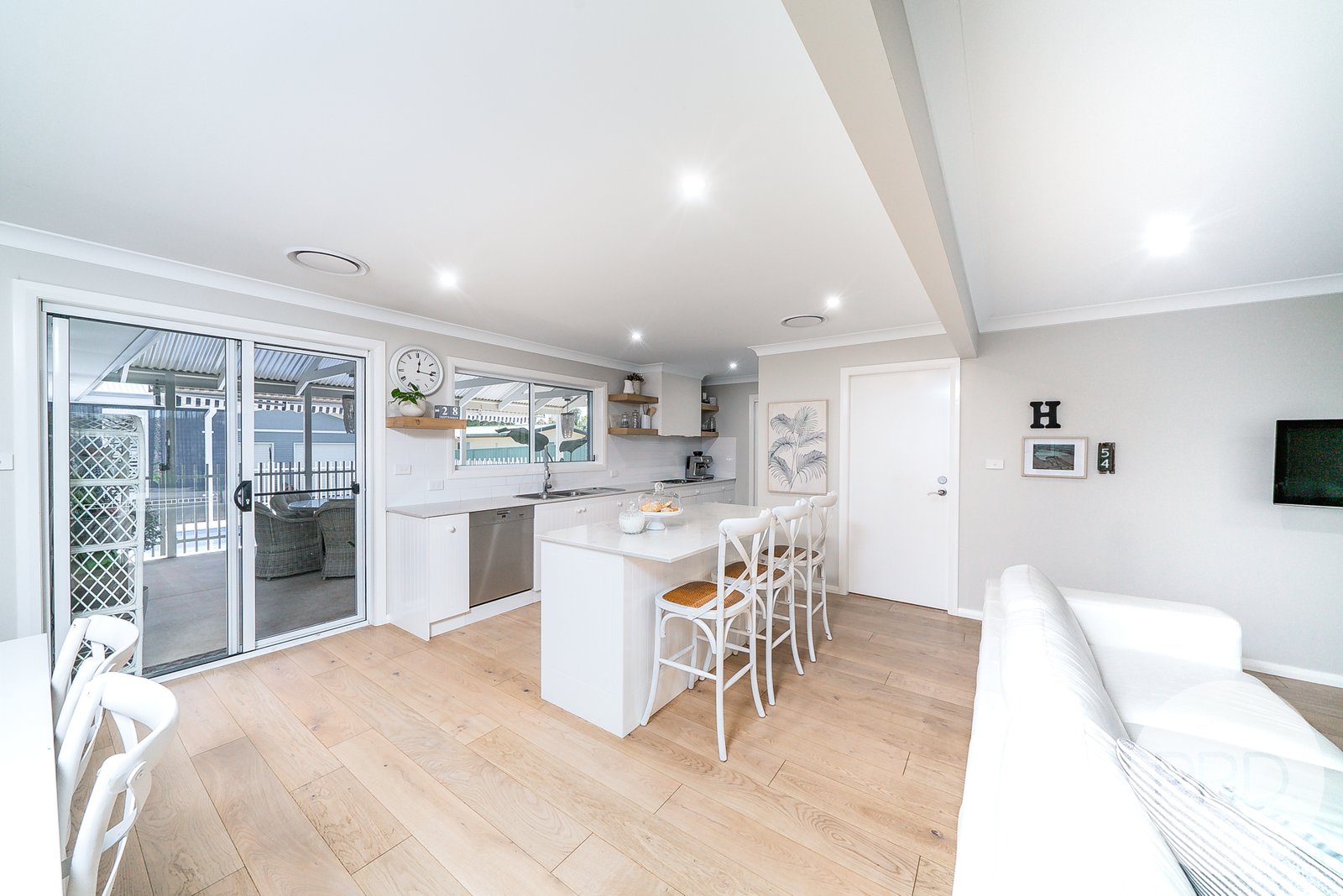 54 Main Street LAKE ALBERT 18