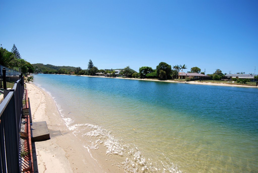 54 Mallawa Drive PALM BEACH 18
