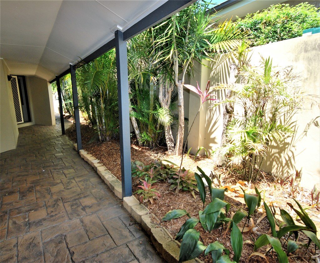 54 Mallawa Drive PALM BEACH 19